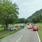 Verkehrsunfall Auto vs Baum